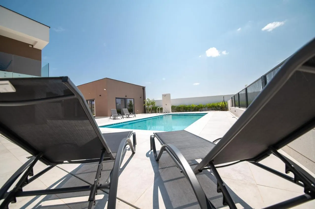 Vrsi Seaside Heights Apartments Croatia